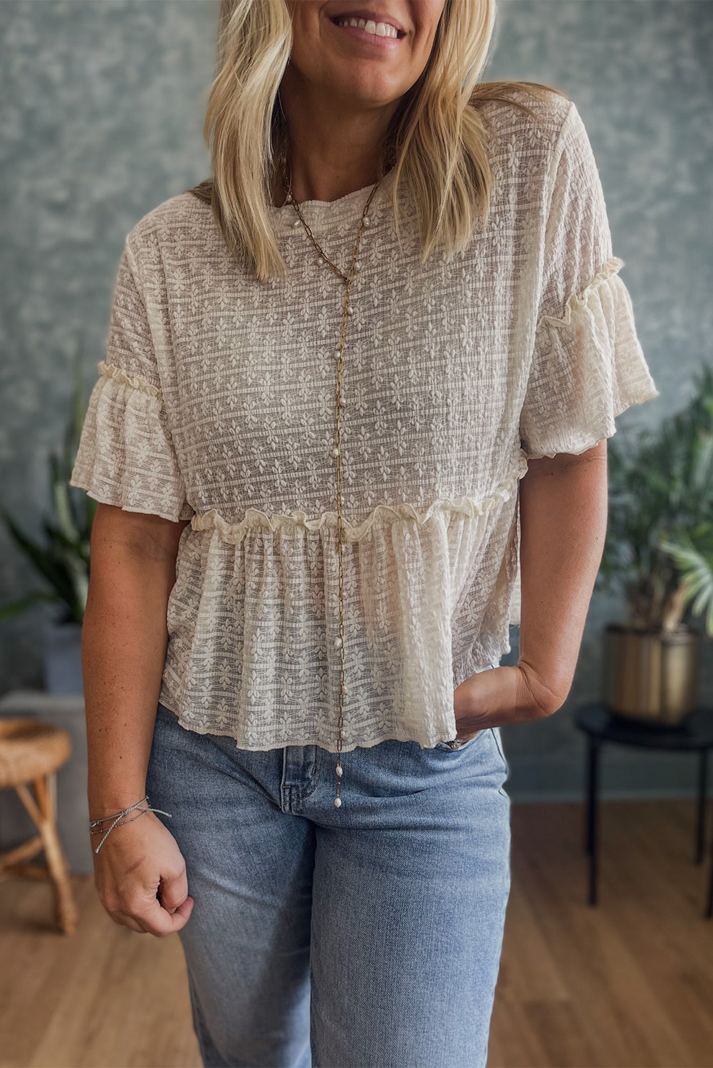 Textured Ruffled Short Sleeve Blouse