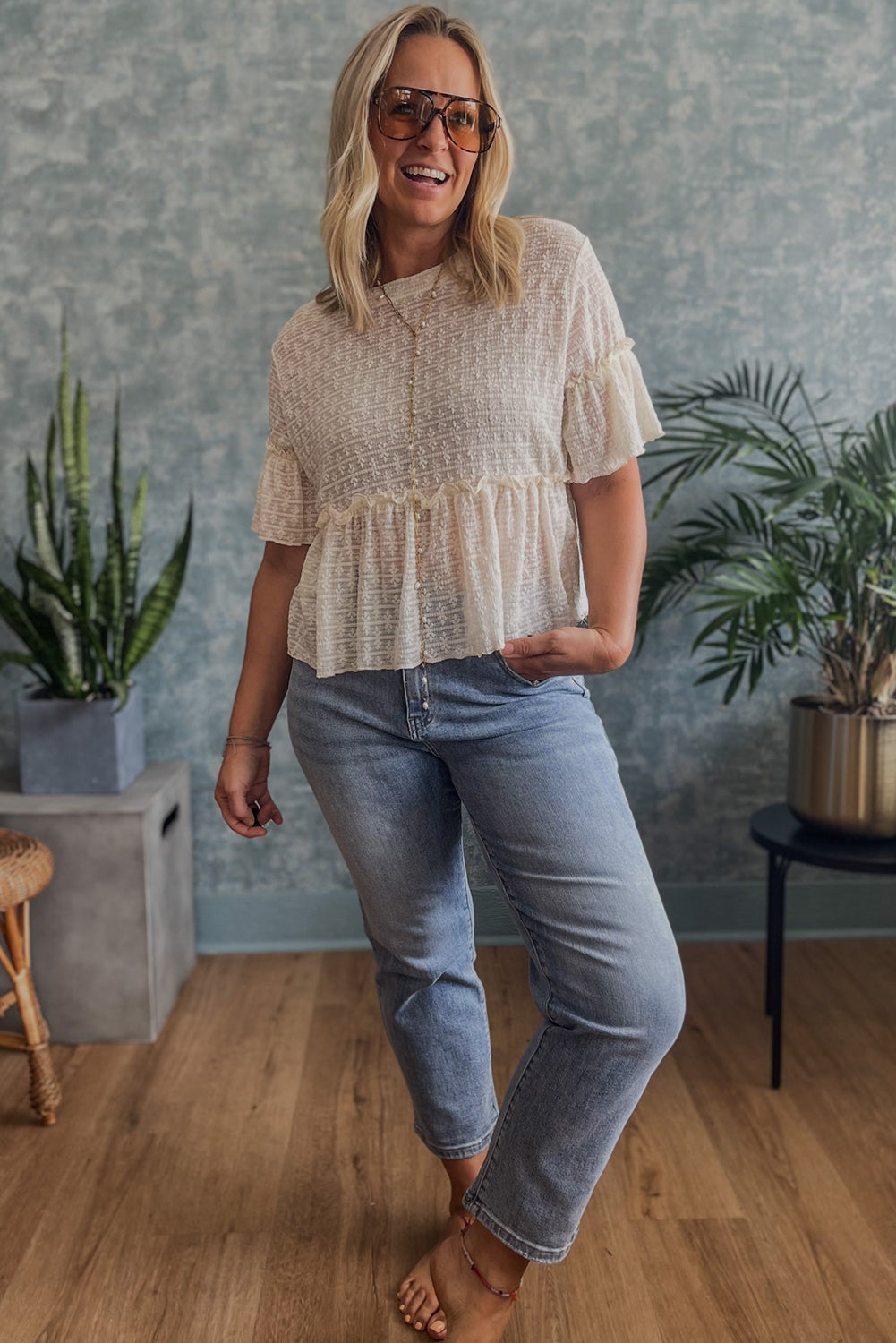 Textured Ruffled Short Sleeve Blouse